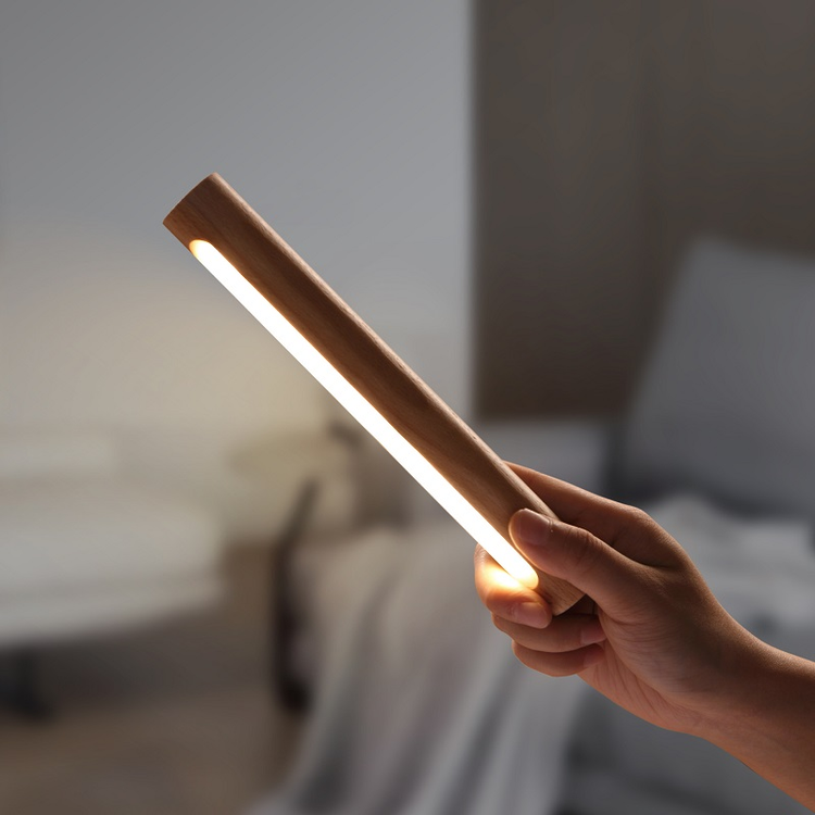 Lámpara de pared LED de madera giratoria de 360° - Lámpara de pared recargable con atenuación continua y desmontable magnética