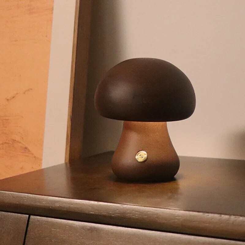 Lámparas de madera con forma de hongo