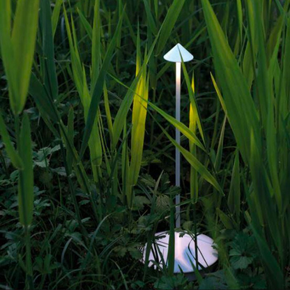 Lámpara de mesa LED minimalista 2024: iluminación inalámbrica, resistente al agua y regulable 
