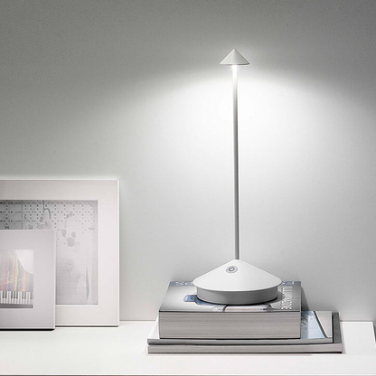 Lámpara de mesa LED minimalista 2024: iluminación inalámbrica, resistente al agua y regulable 