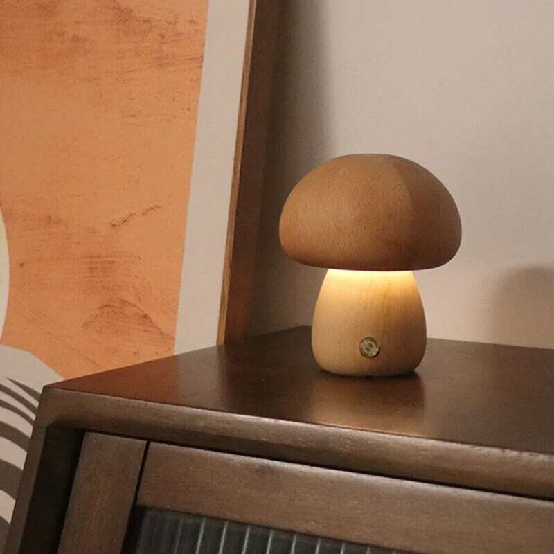 Lámparas de madera con forma de hongo